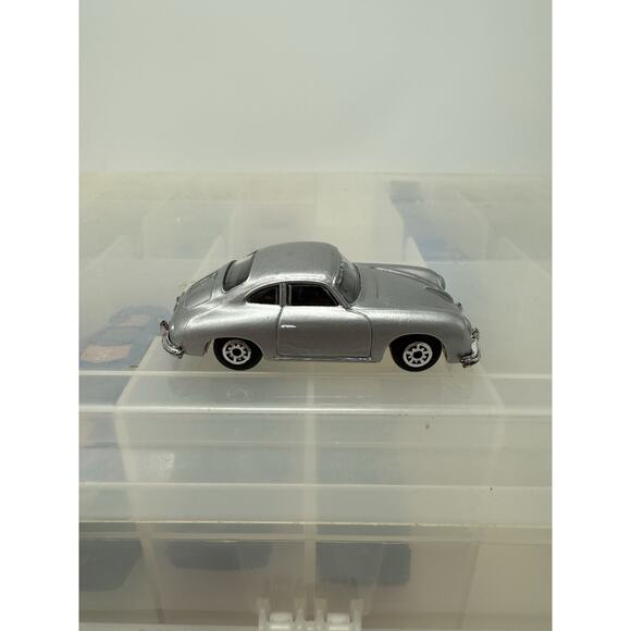 Porsche 356A Silver Sport Coupe Maisto 1/64 Die Cast Very Nice Condition - Picture 6 of 7